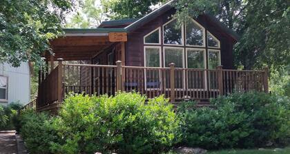 The Plum Cabin at Mendelbaum Winery Guest Cabins