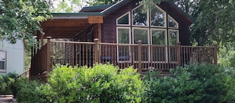 The Plum Cabin at Mendelbaum Winery Guest Cabins