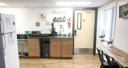 Rewak Studios:Two-GIG backed WiFi! Hotel-Style Furnished Studios--Central Location and Easy Walking