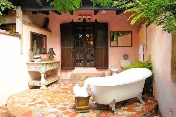 Spa - Villa Loma Sol - a Luxurious Hacienda surrounded by Nature (Rio Grande)