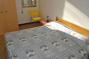 1 soveværelse, sengetøj