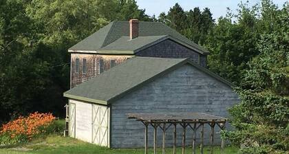 Kapteeni Jacob Lincolnin 1790 maalaistalo @ Rossport by the Sea -Magical by Nature ™