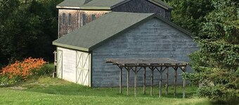 Captain Jacob Lincoln 1790 Farmhouse with attached Barn