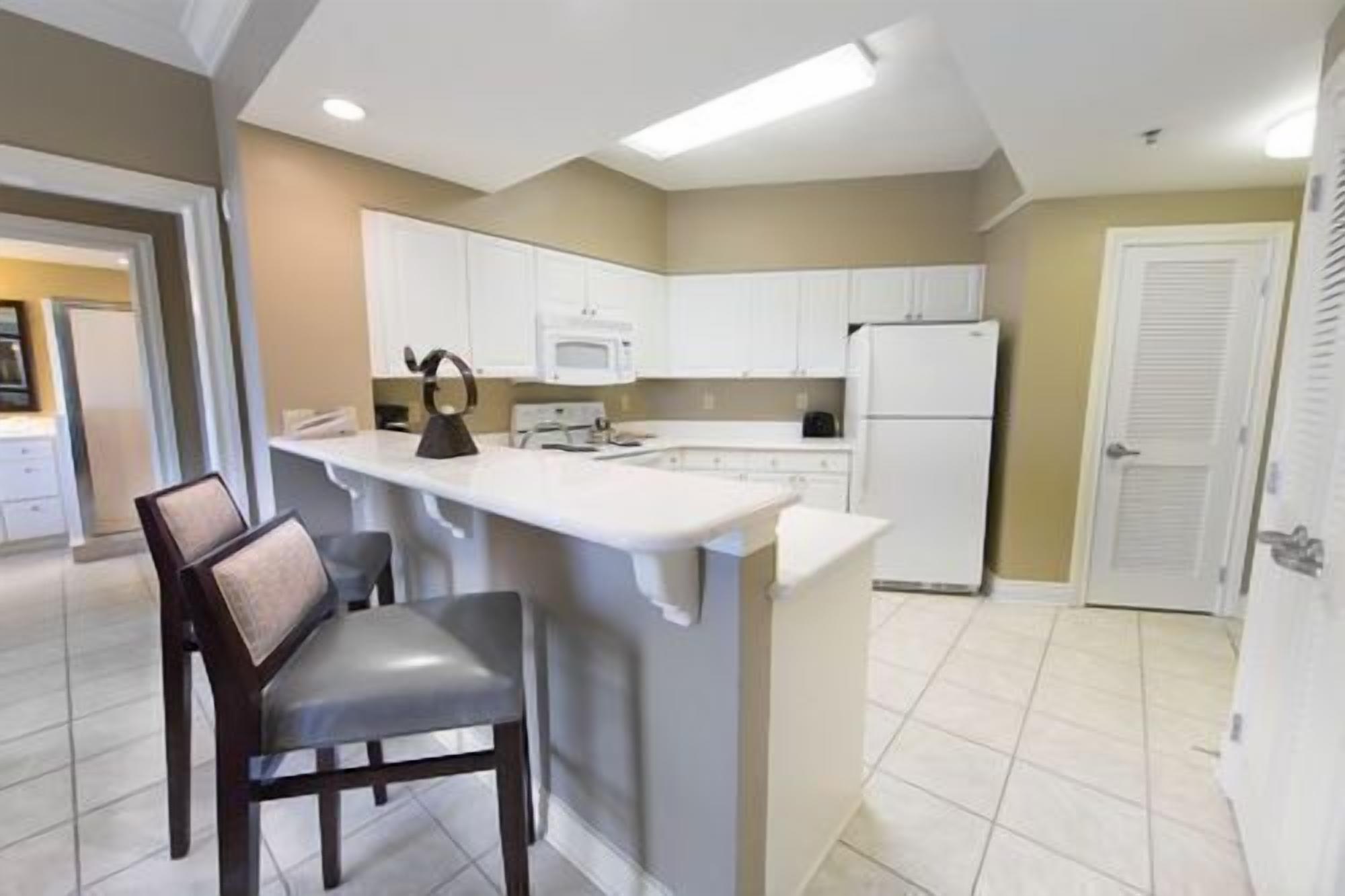 Galveston Condo/Pool 1BR-K Directly On The Beach (No Street To Cross!)