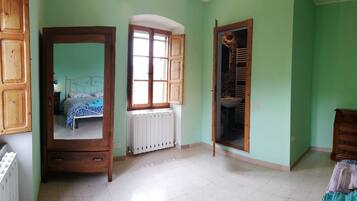 3 camere, ferro/asse da stiro, Wi-Fi gratuito, lenzuola