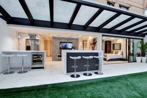 8 Schlafzimmer, Bügeleisen/Bügelbrett, Internetzugang, Bettwäsche