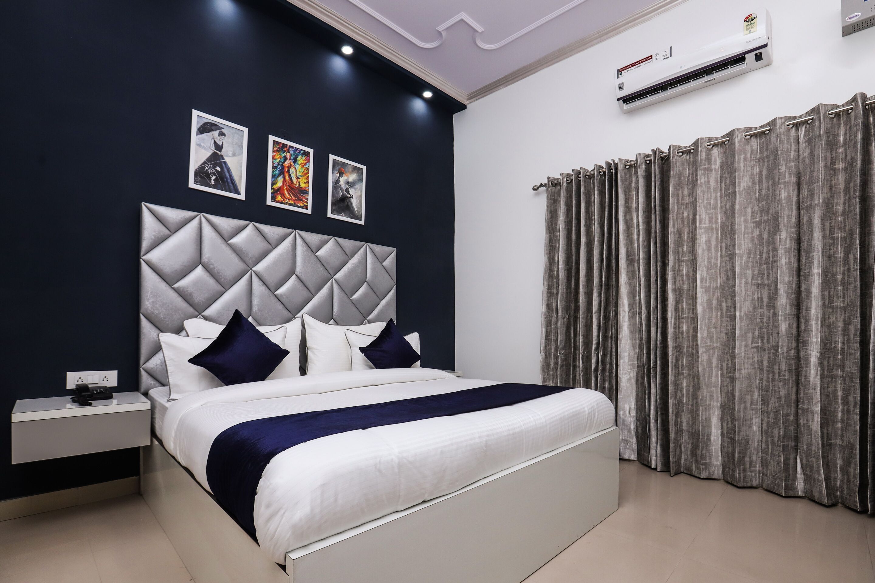 Super Deluxe Room | Desk, soundproofing, iron/ironing board, free WiFi