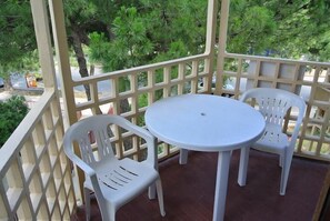 تناول الطعام بالخارج