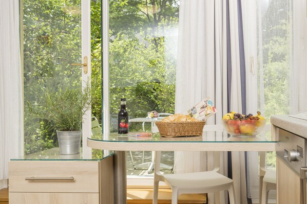 Interior - Studio apartment with garden (Wien)