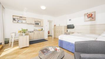 Iron/ironing board, free WiFi, bed sheets