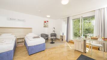 Iron/ironing board, free WiFi, bed sheets