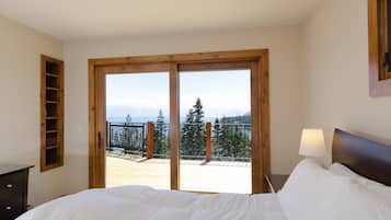 4 Schlafzimmer, BĂŒgeleisen/BĂŒgelbrett, kostenloses WLAN, BettwĂ€sche