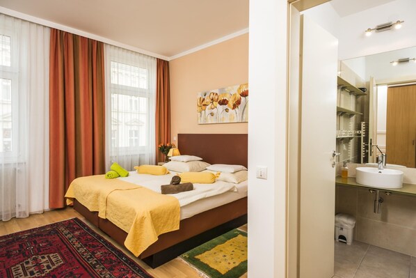 1 bedroom, iron/ironing board, free WiFi, bed sheets - Apartment 6   cozy   colorful (Wien)