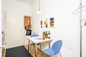 Dining - Apartment 6   cozy   colorful (Wien)