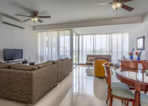 TV, stereo - Ocean View Vacation Condo by Bello Horizonte Beach ツ (Santa Marta (Distrito Turístico Cultural E Histórico))