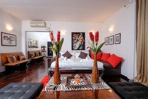 Studio Suite, City View