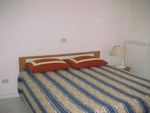 1 غرفة نوم وملاءات أسرّة