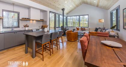 Serene Ski in/Ski out, Lake Cabin! Private Hot Tub, 7 Minutes to Resort!
