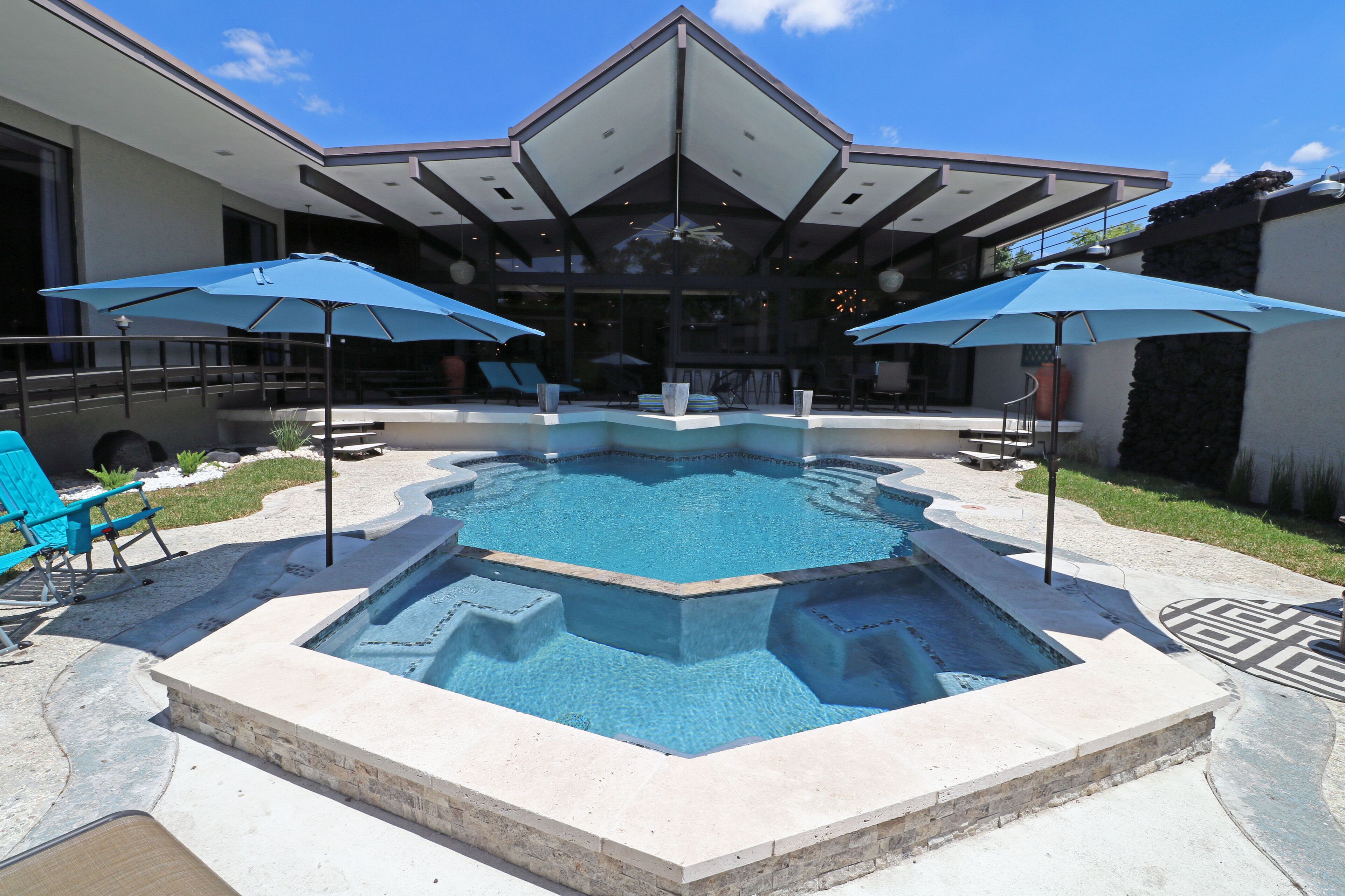 Architectural 4 Bedroom, 4.5 Bath w/POOL! Private Home Renovated Fully-furnished