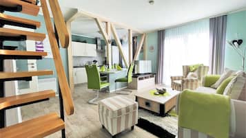 Smart-TV, DVD-Player, BĂŒcher, Videothek