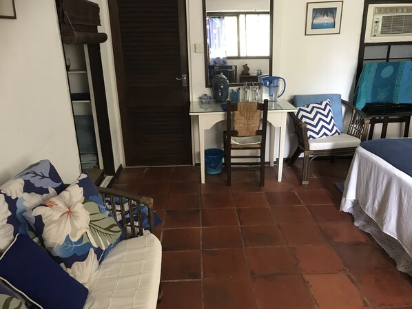 1 soverom, skrivebord, strykejern/-brett og wi-fi (inkludert)