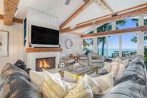 Smart TV, fireplace, stereo