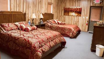 5 soveværelser, skrivebord, strygejern/strygebræt, weekendseng