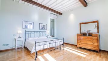 2 camere, ferro/asse da stiro, Wi-Fi gratuito, lenzuola