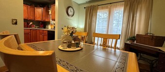 The Bear Den - Lovely 2 Bedroom 1 Bath home close to skiing, snowmobiling & more