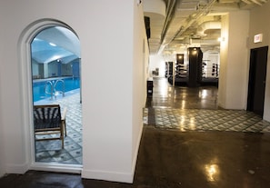 Piscina interna, piscina aquecida