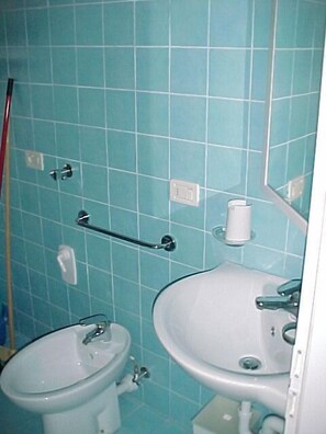 Douche, bidet