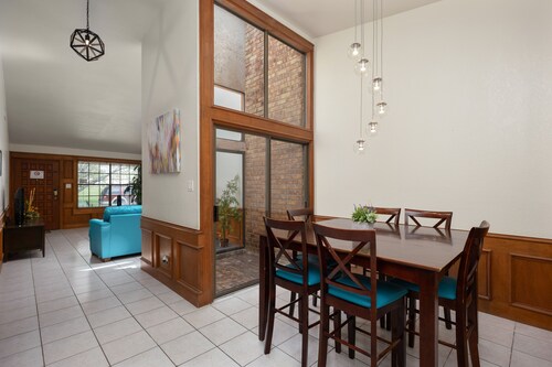 Vista Verde 102, Kodikas 2 makuuhuoneen, 2 kylpyhuoneen ja 2 auton autotalli Brownsvillessä