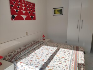 1 chambre, literie fournie