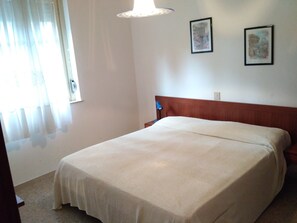 3 chambres, draps fournis, accÚs pour personnes à mobilité réduite