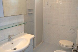 تجهيزات دش، مراحيض شطف