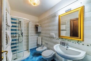 Séchoir à cheveux, bidet