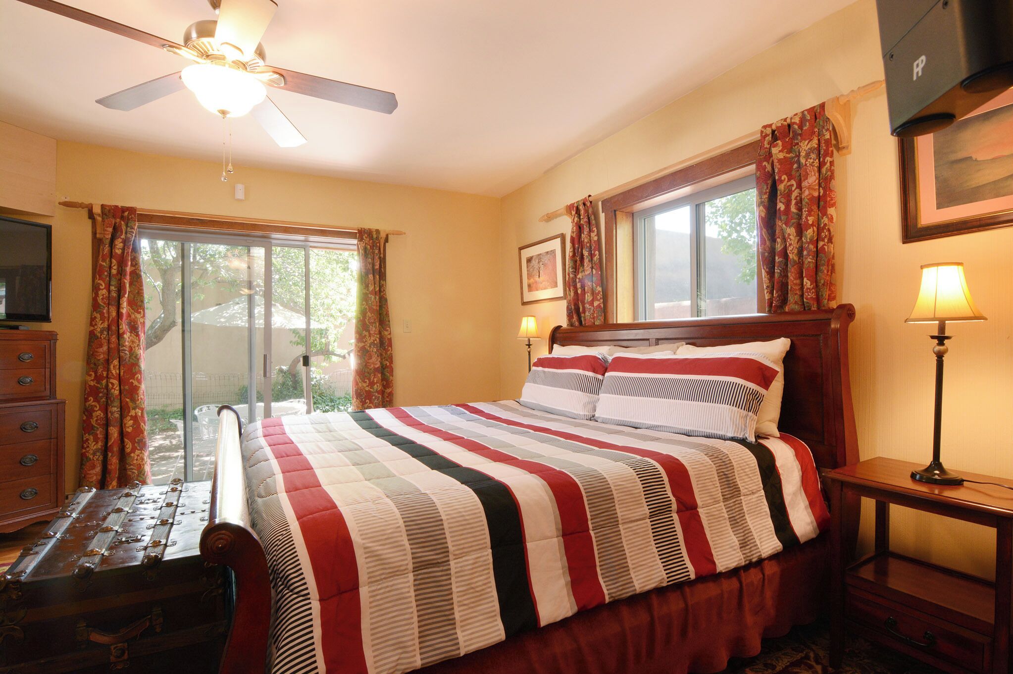 1 chambre, fer et planche à repasser, Wi-Fi gratuit, draps fournis