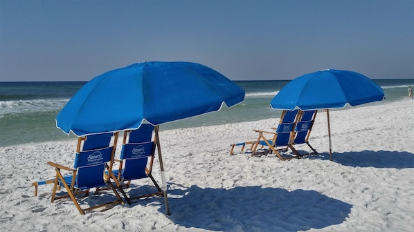 Una spiaggia nelle vicinanze