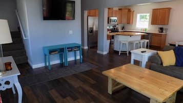 Una televisión, libros