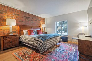 2 makuuhuonetta, silitysrauta/-lauta, vauvan matkasänky, Wi-Fi