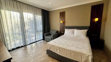 2 bedrooms, premium bedding, free WiFi, bed sheets