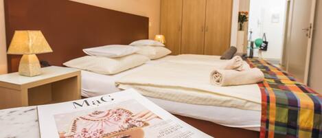 1 dormitorio, tabla de planchar con plancha, wifi gratis y ropa de cama