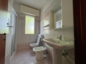 Douche, bidet