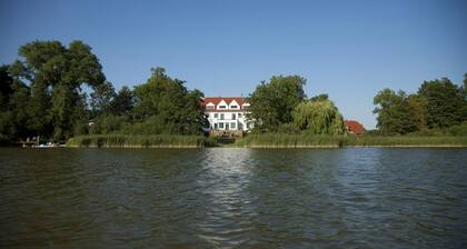 Family Vacations Right on the Lake – Nature, Creativity, and Relaxation: Apartment 5