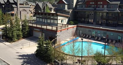 Lodges at Canmore - Whirlpool und beheiztes Schwimmbad, Private Waschküche, Küche und Grill