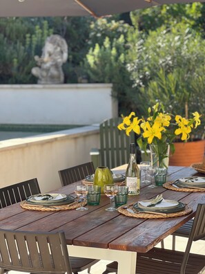 Outdoor dining - 64 Le Mazet in Provence with Pool and Private Garden Classified 4**** (Roquevaire)