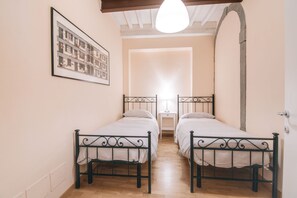 2 chambres, fer et planche à repasser, accès au Wi-Fi (inclus)