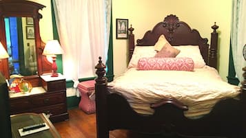 4 bedrooms, desk, iron/ironing board, free WiFi