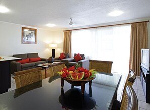 TV, DVD player, table tennis, stereo - Ocean turtles, tropical fish, beautiful coral! (Nadi)