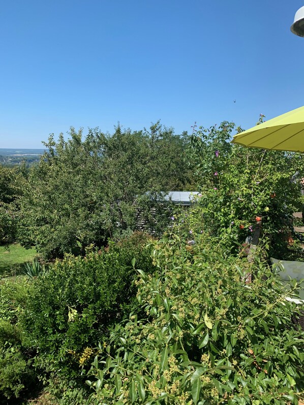 Property grounds - House in the heart of Franche Comté (Châtillon-le-Duc)